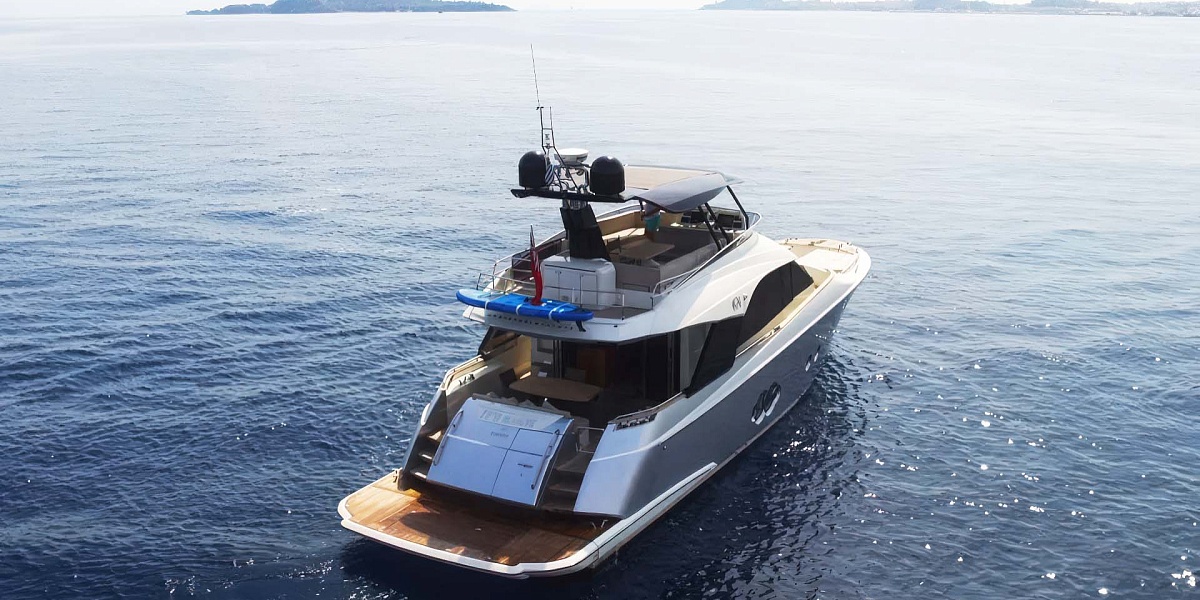 Аренда яхты Monte Carlo 65 на Лазурном берегу, Франция